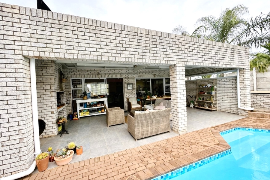 3 Bedroom Property for Sale in Tafelzicht Western Cape